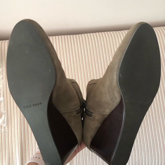 Cole Haan Elsie Suede Wedge Bootie Size 7.5 - Picture 5 of 6